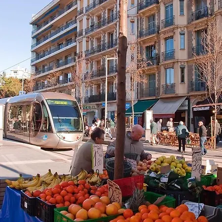 Comte De Apartmanhotel