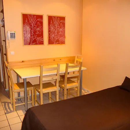 Comte De Apartmanhotel 2*