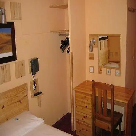 Comte De מלון דירות