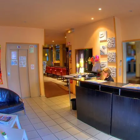 Comte De מלון דירות